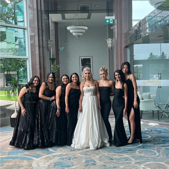 Wedding Dress Allure MARINA - E200- Abella - Picture 9 of 10